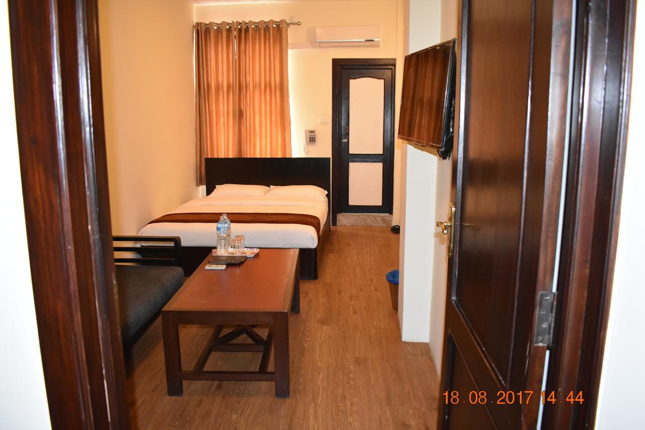 Hotel Hema Kathmandu Bagian luar foto
