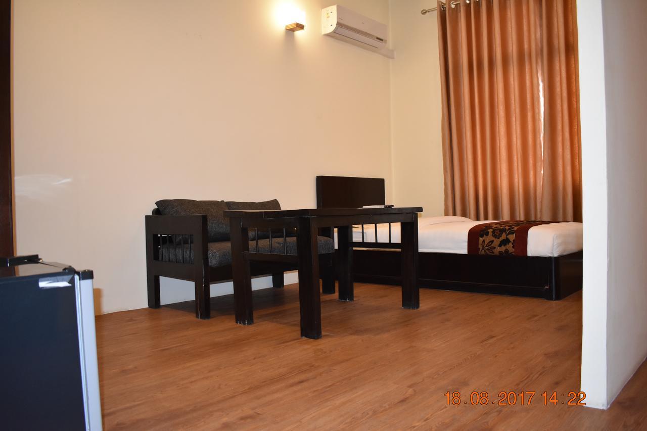 Hotel Hema Kathmandu Bagian luar foto